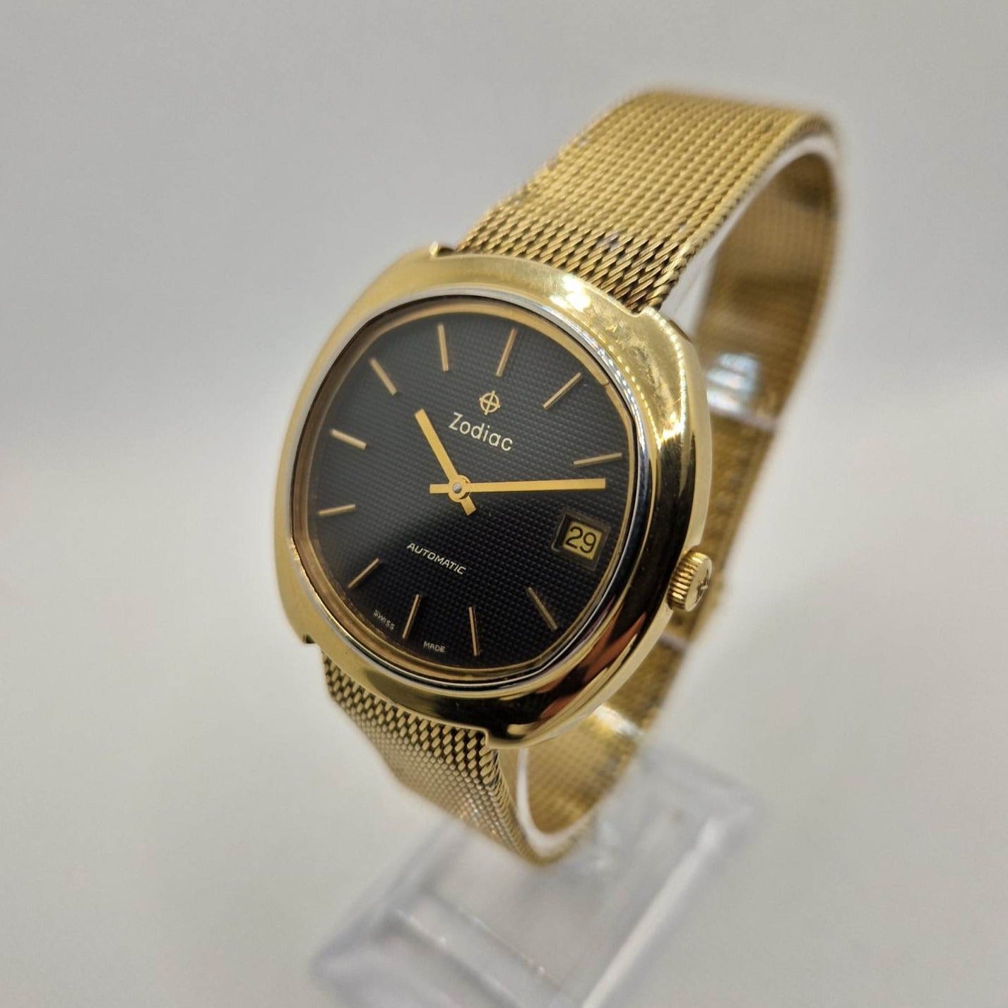 1960s Zodiac Olympos Gold Automatic Cal. LTD 104 2892, Tapisserie Black Dial, Swiss Timepiece, 21 Jewels, Men's Vintage Luxury Watch