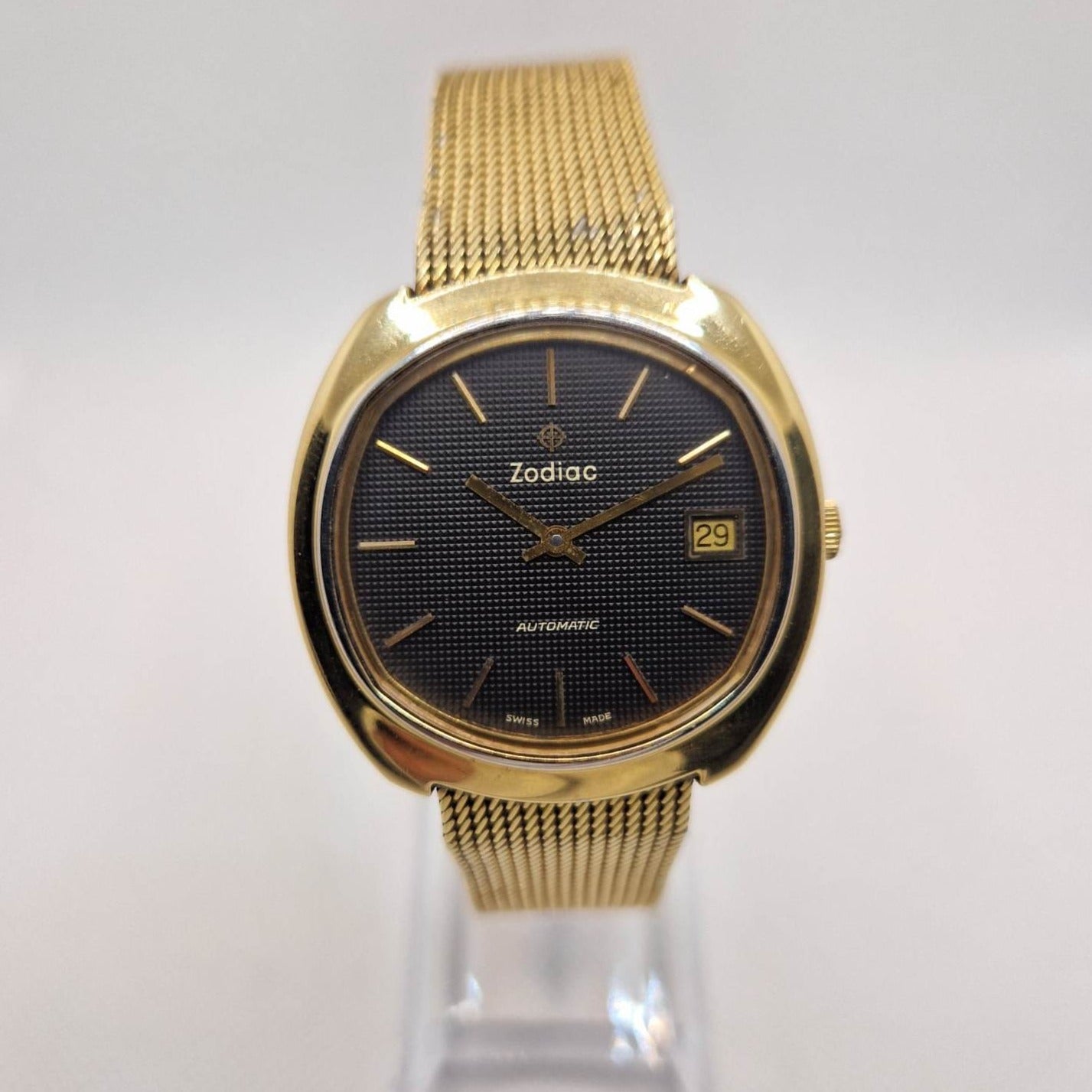 1960s Zodiac Olympus Gold Automatic Cal. LTD 104 2892, Tapisserie Black Dial, Swiss Timepiece, 21 Jewels, Men's Vintage Luxury Watch